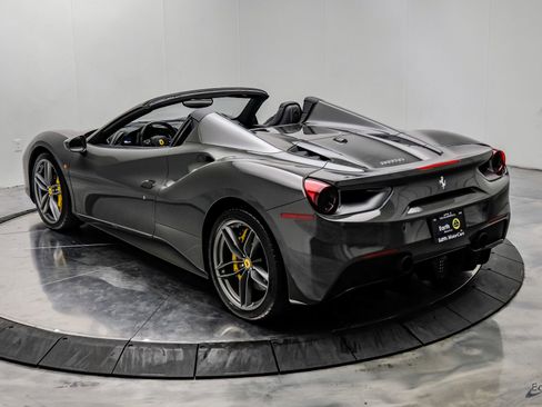 Used 2018 Ferrari 488 Spider RWD image 15