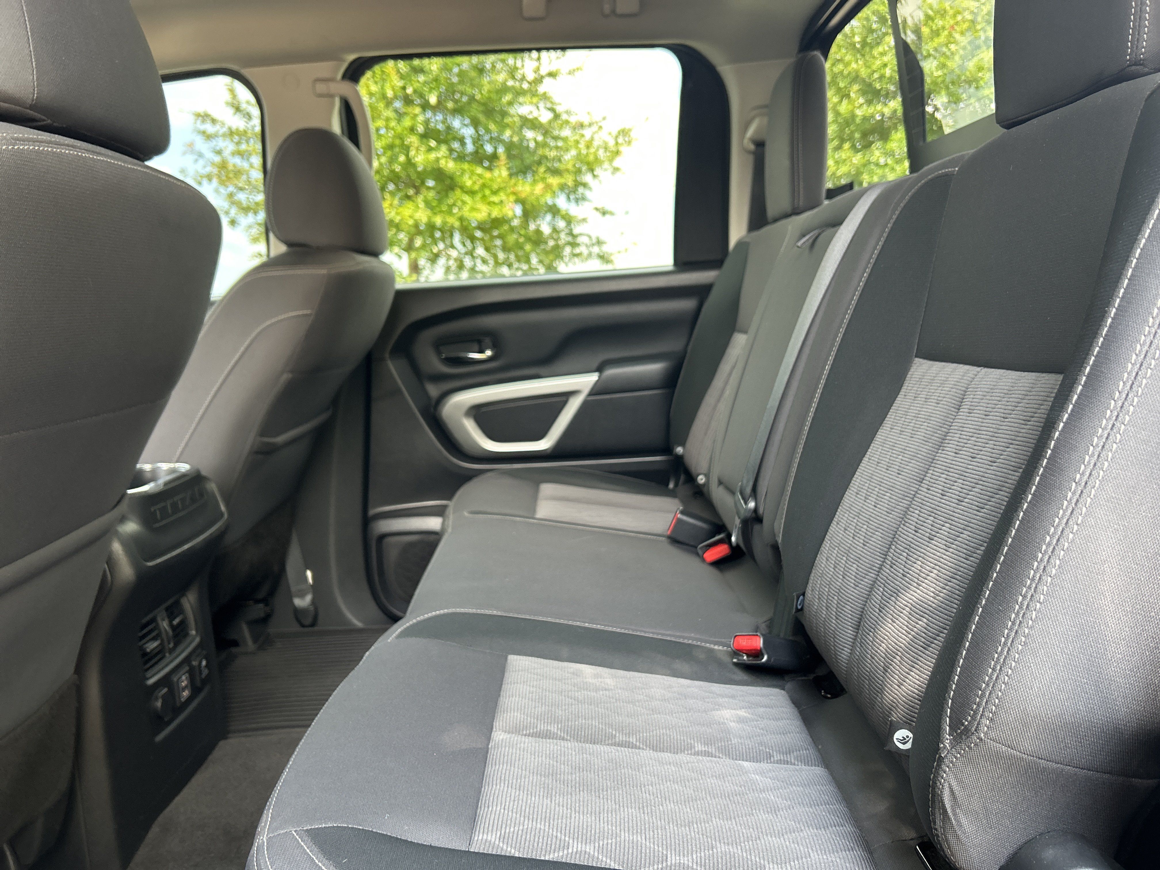 Used 2021 Nissan Titan SV w/ SV Convenience Package RWD image 26