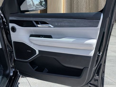 Used 2022 Jeep Wagoneer Series II w/ Premium Group I image 49