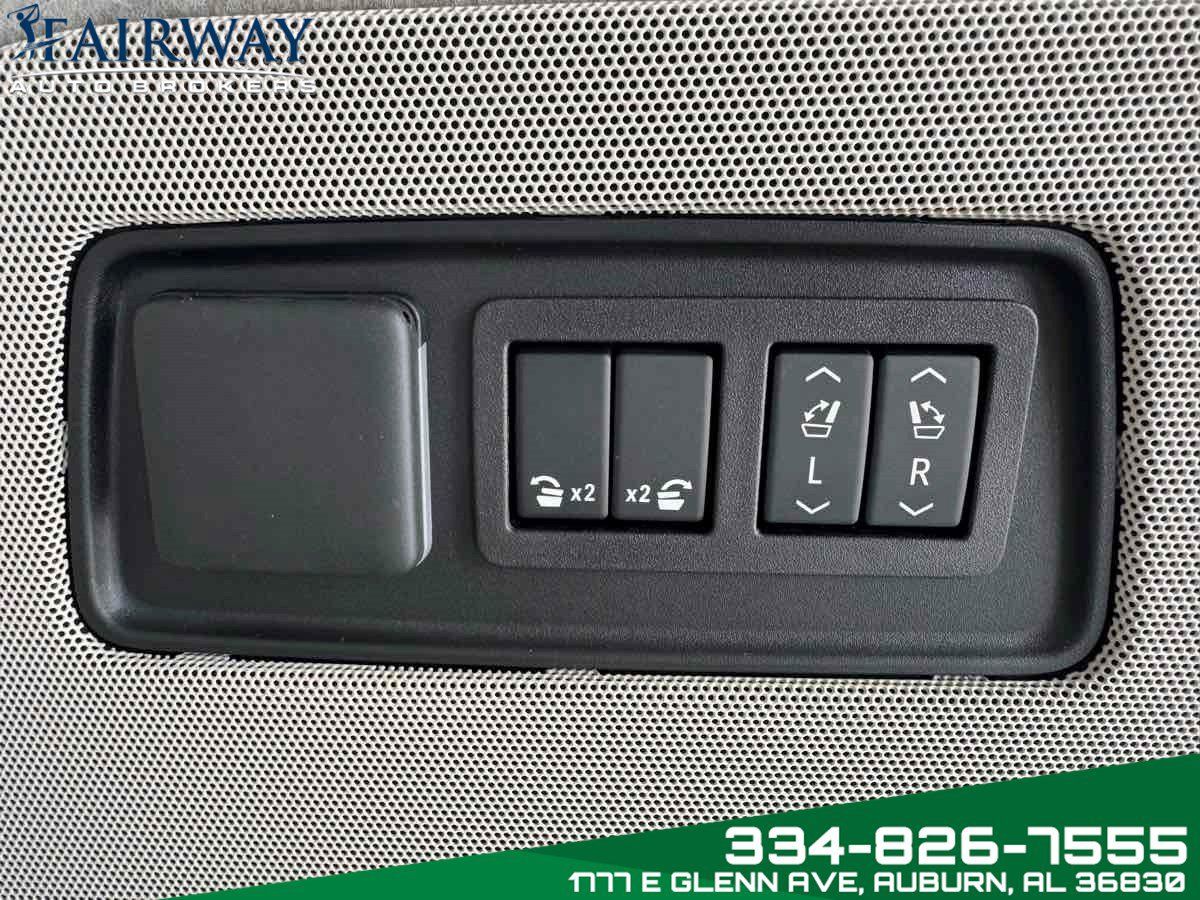 Used 2025 Cadillac Escalade Sport Platinum AWD/4WD image 37