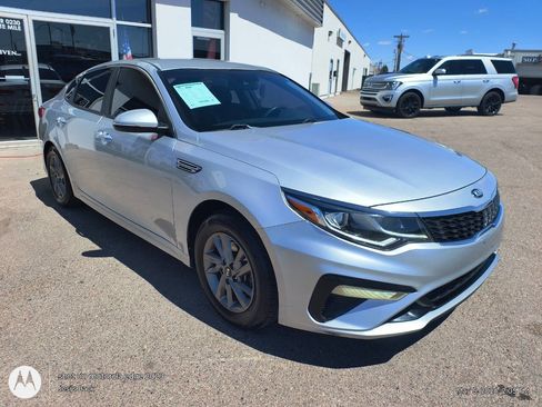 Used 2020 Kia Optima LX FWD image 4