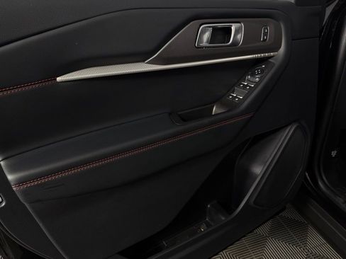 Used 2025 Ford Explorer ST-Line w/ ST-Line Street Pack image 34