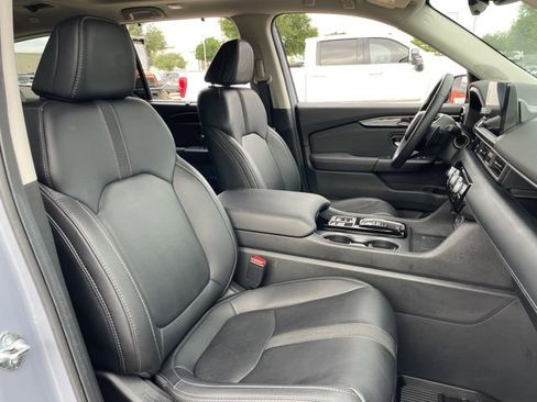 Certified 2025 Honda Pilot Touring image 27