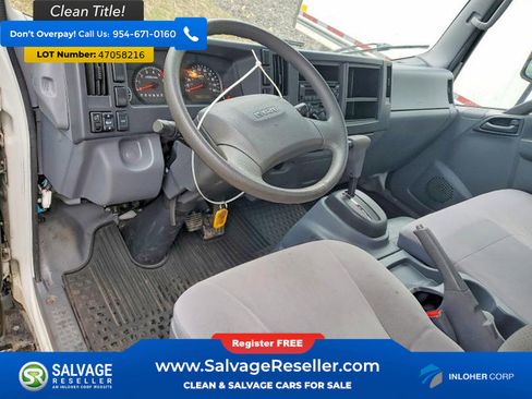 Used 2018 Isuzu NPR image 11