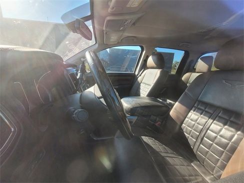 Used 2017 Nissan Titan Platinum Reserve image 7