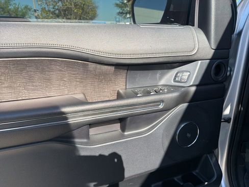 Used 2018 Ford Expedition Limited w/ Equipment Group 301A image 17