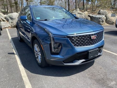Used 2024 Cadillac XT4 Premium Luxury w/ Cold Weather Package image 2