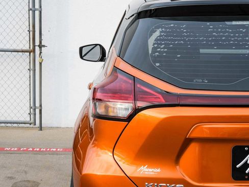 Used 2021 Nissan Kicks SV image 46