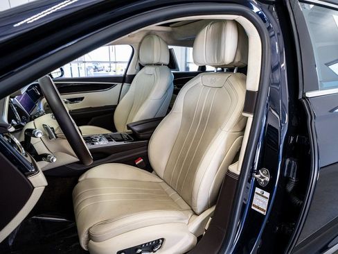 Used 2020 Bentley Flying Spur W12 image 38