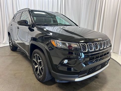 Used 2025 Jeep Compass Limited AWD/4WD image 23