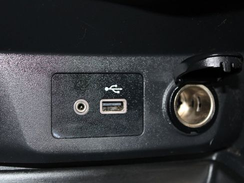 Used 2020 Nissan Rogue SV FWD image 46