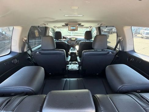 Used 2019 Honda Pilot Touring image 27