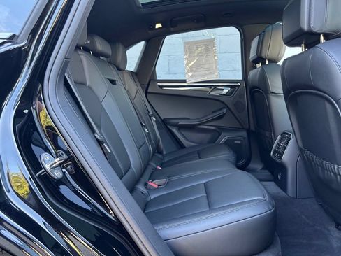 Certified 2026 Porsche Macan AWD/4WD image 16