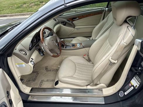 Used 2009 Mercedes-Benz SL 550 image 8