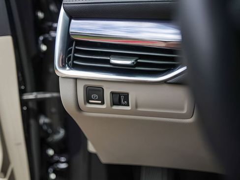 Used 2022 Cadillac XT4 Luxury FWD image 15