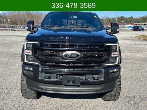 Used 2022 Ford F250 Lariat w/ Black Appearance Package image 8