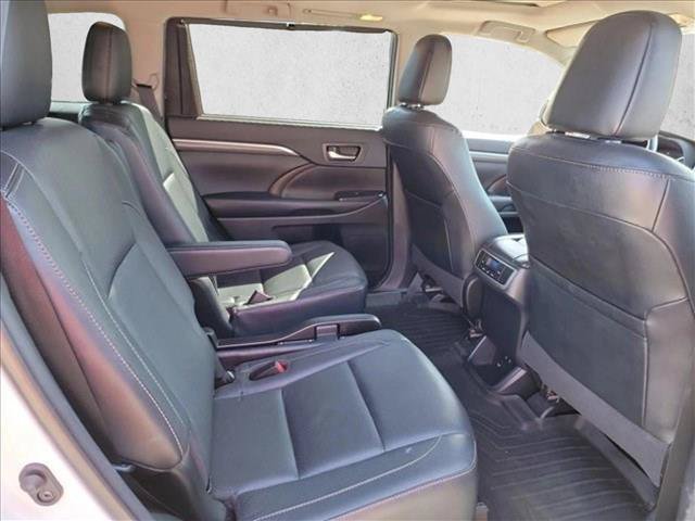 Used 2019 Toyota Highlander Limited FWD image 12