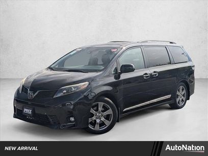Used 2018 Toyota Sienna SE Premium