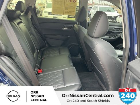 Used 2024 Nissan Rogue Platinum w/ Platinum Premium Package image 10