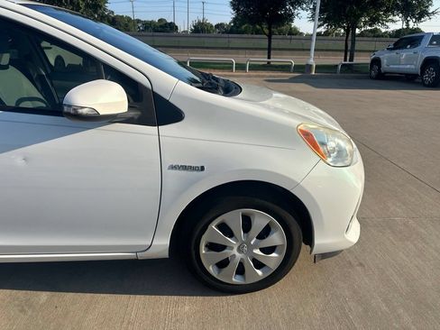 Used 2013 Toyota Prius C One FWD image 12