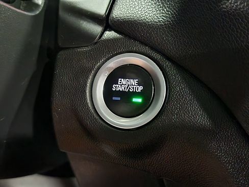 Used 2020 Chevrolet Equinox LT image 40