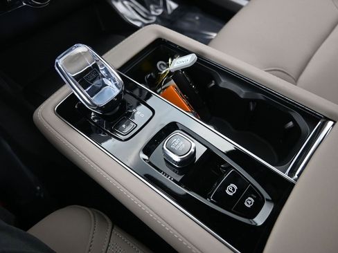 New 2026 Volvo XC90 B6 Plus w/ Protection Package Premier image 25