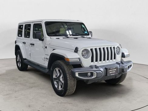 Used 2018 Jeep Wrangler Unlimited Sahara AWD/4WD image 7
