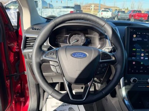 Certified 2022 Ford Edge Titanium image 23