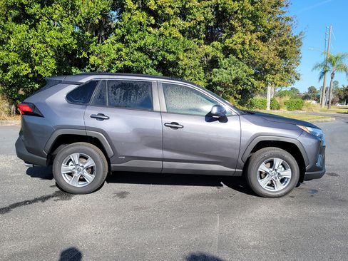 Used 2025 Toyota RAV4 XLE image 8