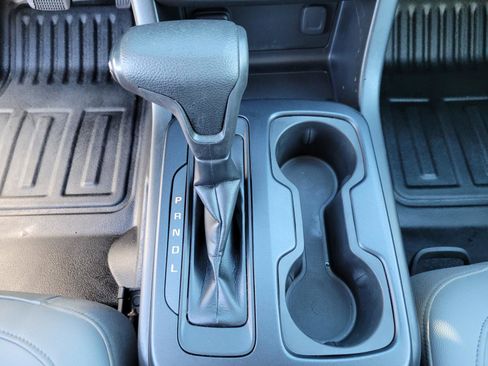 Used 2020 Chevrolet Colorado W/T image 25