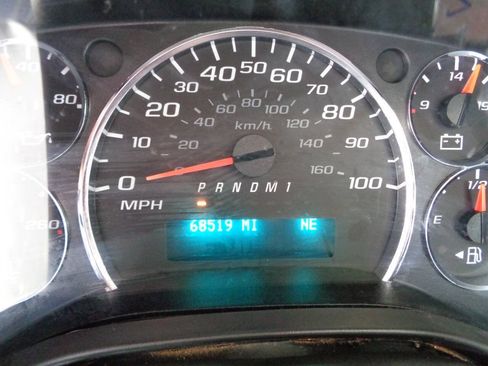 Used 2018 GMC Savana 3500 LT w/ LT Preferred Equipment Group RWD image 11