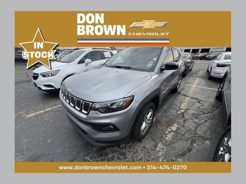 Used 2024 Jeep Compass Latitude image 1