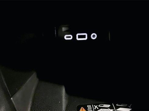 Used 2020 Chevrolet Equinox Premier image 24