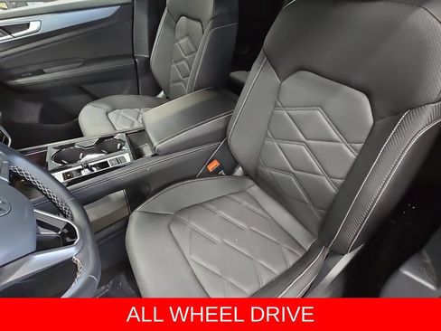 Used 2025 Volkswagen Atlas Cross Sport SE AWD/4WD image 16