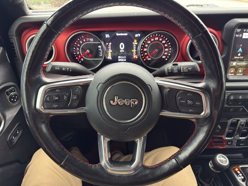 Used 2018 Jeep Wrangler Unlimited Rubicon AWD/4WD image 17