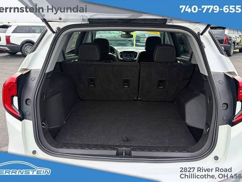 Used 2022 GMC Terrain SLE FWD image 23