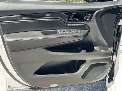 Used 2024 Honda Odyssey Elite image 17