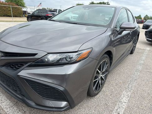 Used 2024 Toyota Camry SE w/ Convenience Package image 1