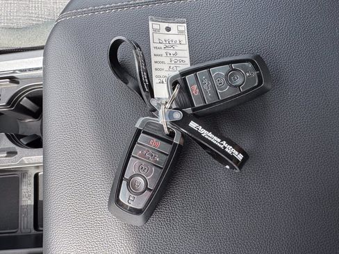 Used 2025 Ford F250 XLT w/ Black Appearance Package AWD/4WD image 24