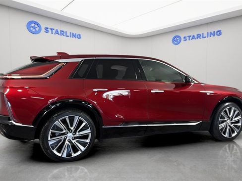 Used 2024 Cadillac Lyriq Luxury w/ LPO, Floor Liner Package image 10