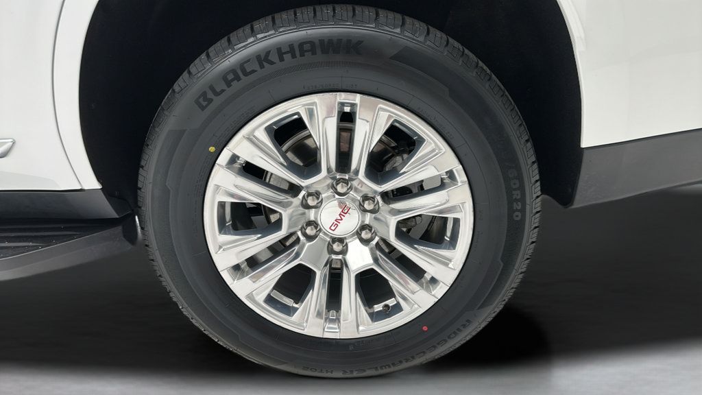 Used 2025 GMC Yukon Denali AWD/4WD image 8