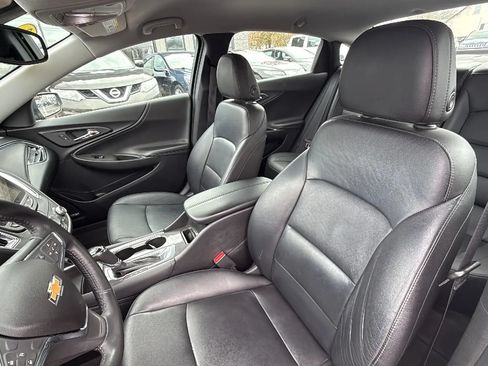 Used 2018 Chevrolet Malibu LT w/ Leather Package FWD image 16