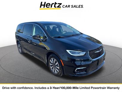 Used 2023 Chrysler Pacifica Touring-L
