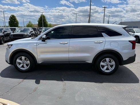 Used 2022 Kia Sorento LX FWD image 6