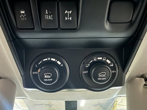 Used 2017 Toyota 4Runner TRD Off-Road AWD/4WD image 34