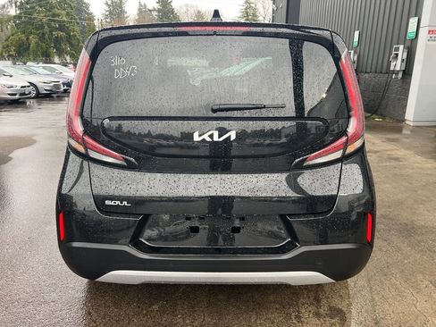 Used 2024 Kia Soul LX image 3
