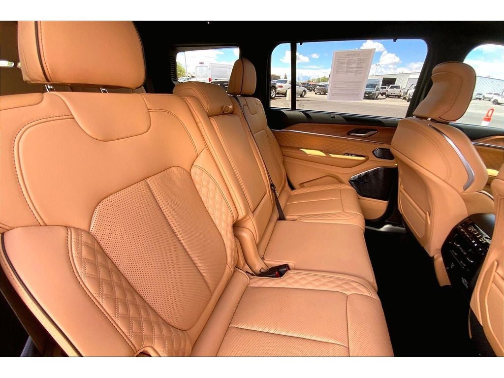 Used 2025 Jeep Grand Cherokee L Summit AWD/4WD image 29