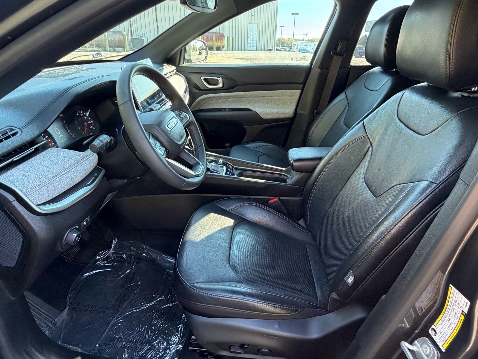 Used 2023 Jeep Compass Latitude w/ Sun and Sound Group AWD/4WD image 23