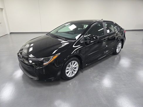 New 2026 Toyota Corolla LE image 2