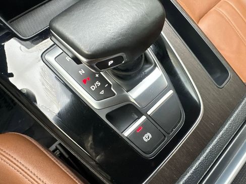 Used 2022 Audi Q5 2.0T Premium AWD/4WD image 46